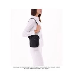 Small Camera Bag -Stylish backpack Shop 4040 C363 front 63cefcf6 29fb 4186 a0f3 d5479adaf020