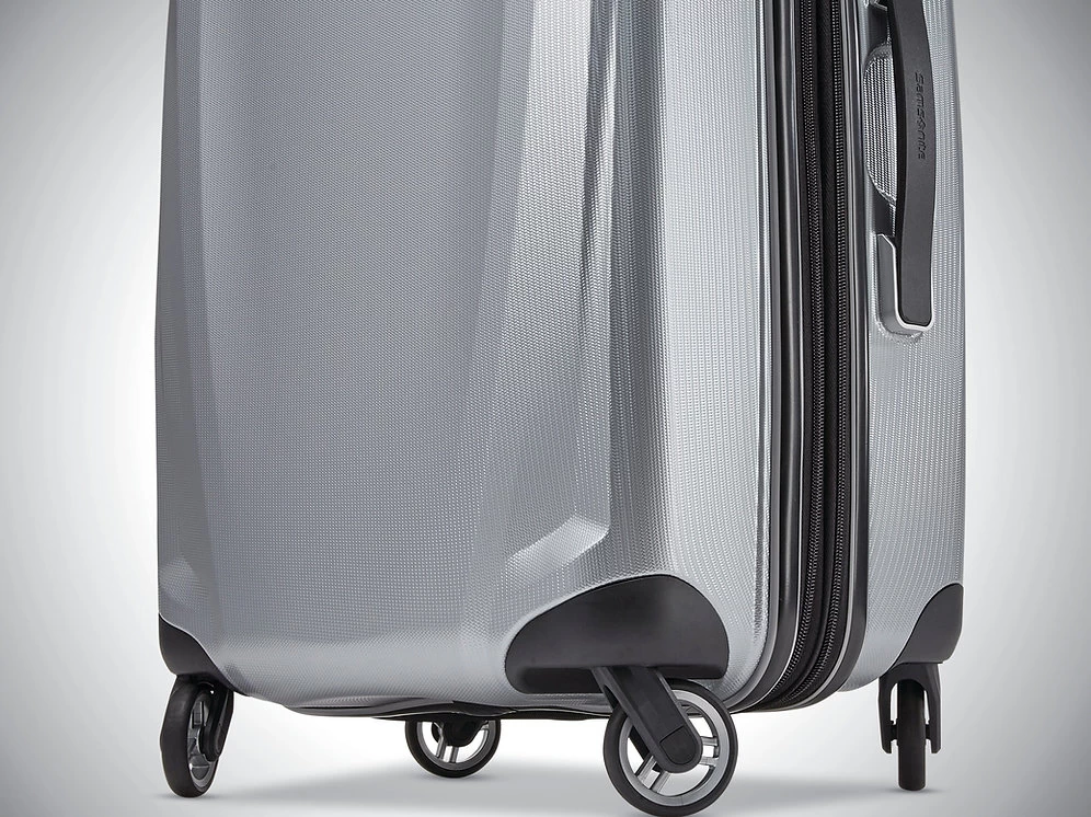Samsonite Winfield 3 DLX Carry-On Spinner 2 Samsonite Winfield 3 DLX Carry-On Spinner - Image 2