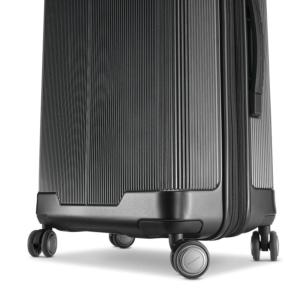 Samsonite Silhouette 17 Hard Side Spinner - Medium 3 Samsonite Silhouette 17 Hard Side Spinner - Medium - Image 3